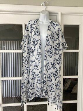 Alexis Bendel Super Soft Blue White Floral Tassel Kimono Cover Up One Size